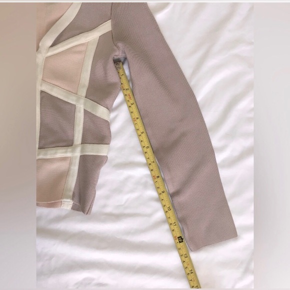 EUC 90’s beautiful Bebe thick multicolored zip up vneck long sleeve top. - Picture 5 of 7